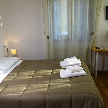 Hotel Al Verde แมนเดลโล เดล ลาริโอ ภายนอก รูปภาพ