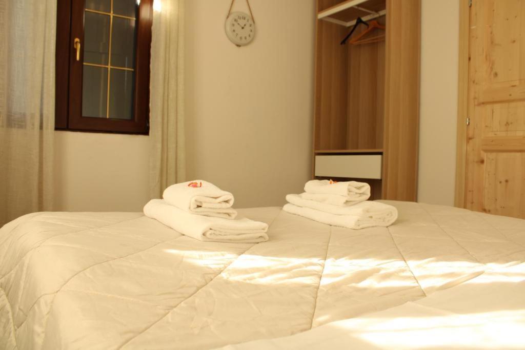 Hotel Al Verde แมนเดลโล เดล ลาริโอ ภายนอก รูปภาพ