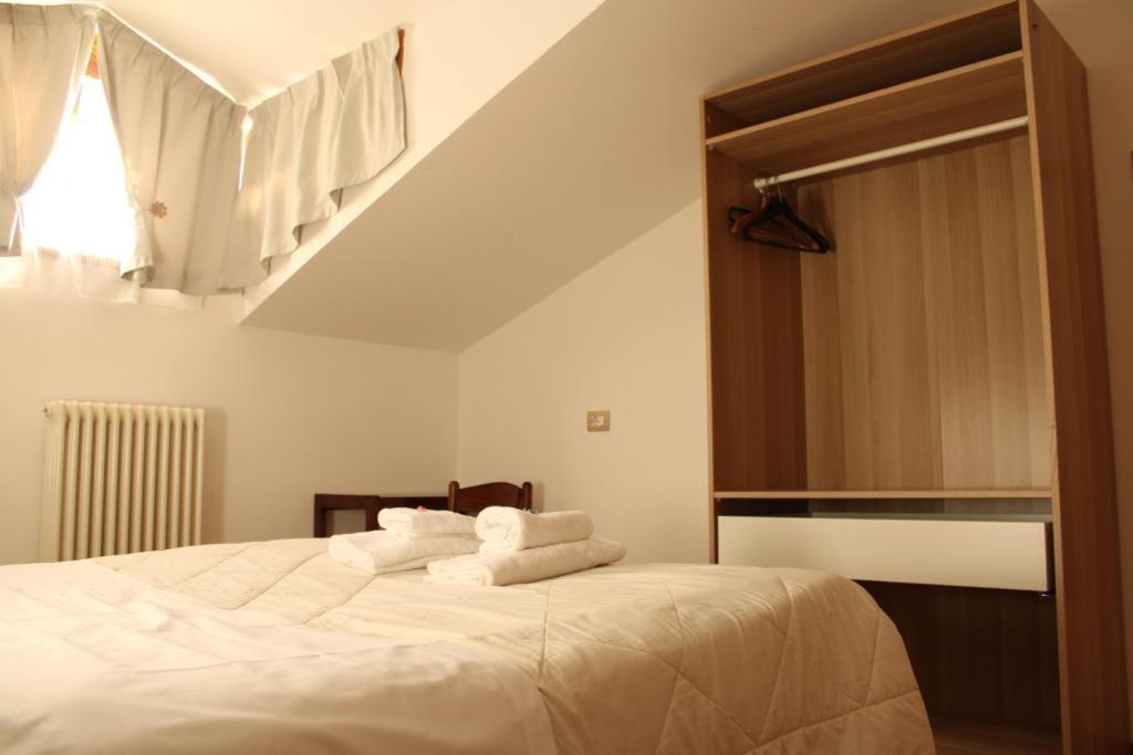 Hotel Al Verde แมนเดลโล เดล ลาริโอ ภายนอก รูปภาพ